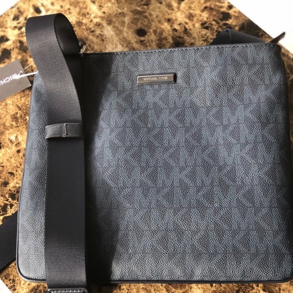 MICHAEL Michael Kors Other - Michael Kors Mens Jet Set Flat Blue Messenger NWT